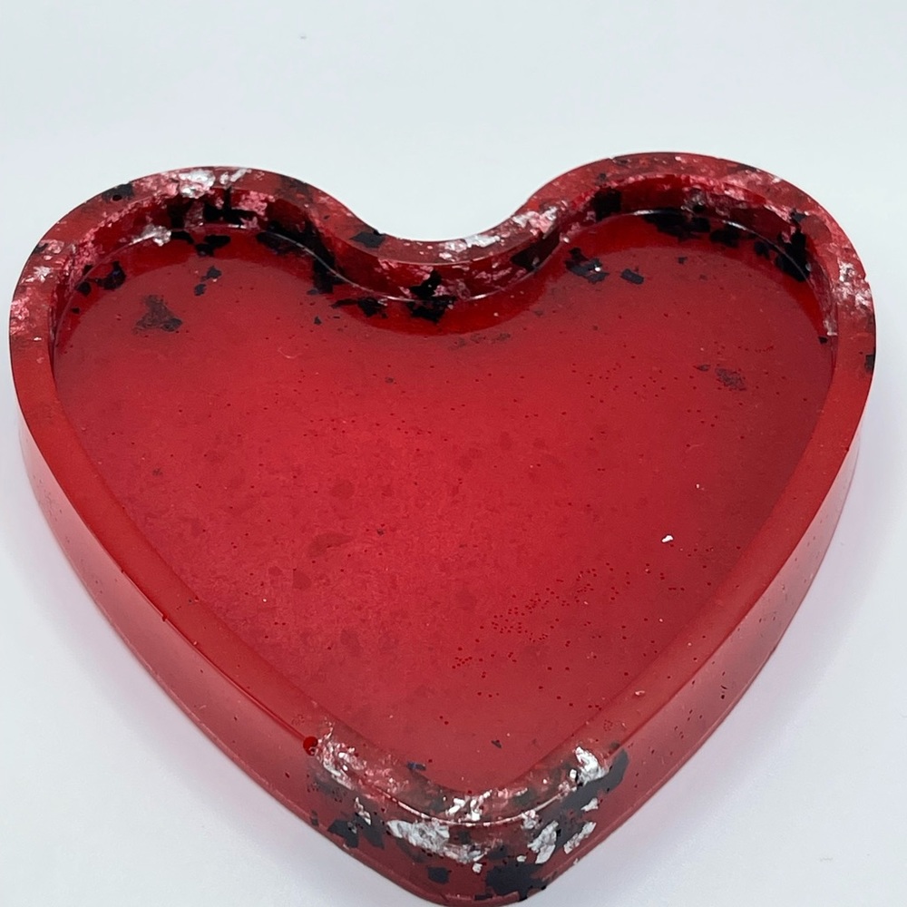 Heart shaped resin trinket tray!!